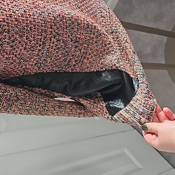 Women's Sweater - Picture 6 of 6